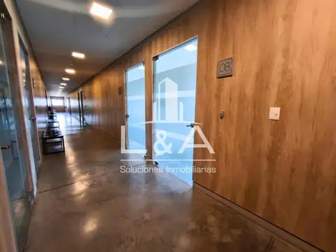 EN ALQUILER OFICINA EN SHOPPING EL PUNTO SAN LORENZO CHICO