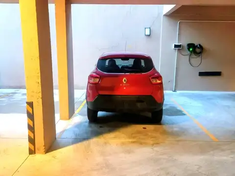 Venta cochera fija en Parque Chas