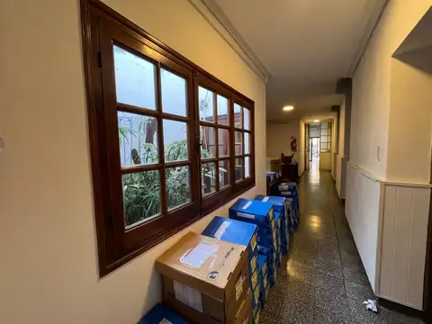 Casa 6 ambientes con 2 baños