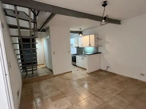 Depto Tipo Casa en Alquiler de 3 ambientes