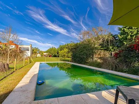 Avenida Brigadier General Juan Manuel de Rosas 47300