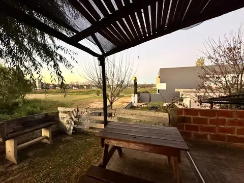 Casa c/ 2 viviendas en Barrio Blanc-Artalaz