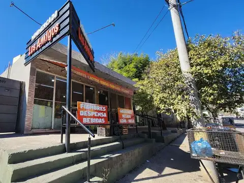 VENTA COMPLEJO CON 3 DUPLEX Y 2 LOCALES