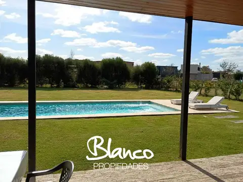 Casa 3 ambientes con 3 baños