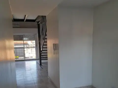 Departamento en Alquiler en Carapachay, $ 800.000