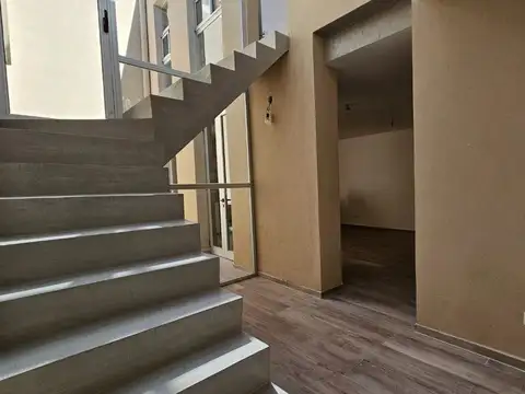 VENTA PH DEPARTAMENTO TIPO CASA BARRIO DE ALMAGRO