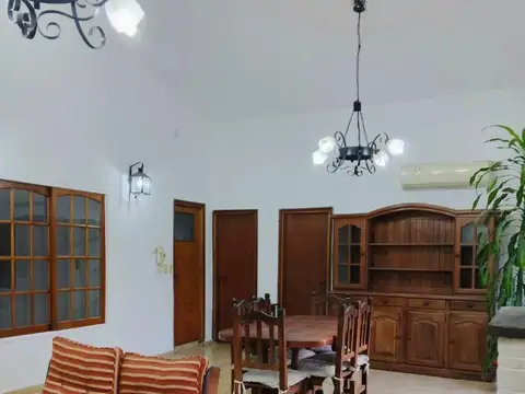 Depto Tipo Casa en Alquiler en Morón, $ 950.000