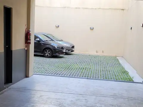 Francisco Acuña De Figueroa 400, Piso PB