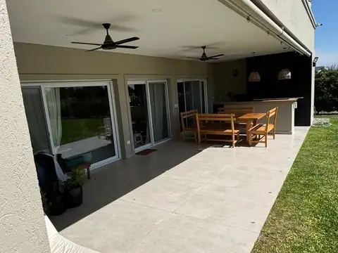 Casa en Venta de 5 dormitorios