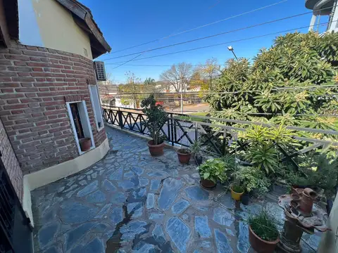Depto Tipo Casa en Venta en San Antonio de Padua, USD 159.000