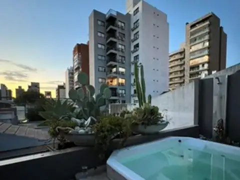 - Lote Comercial 10x31 con 3 Casas y Apto Desarrollo en Altura Lanusitas