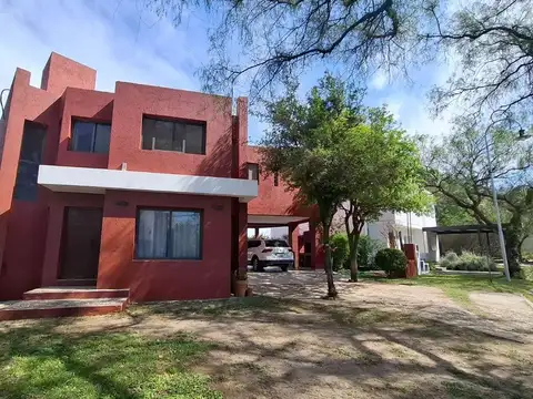 Se vende casa 4 dormitorios  Estanzuela II Calera