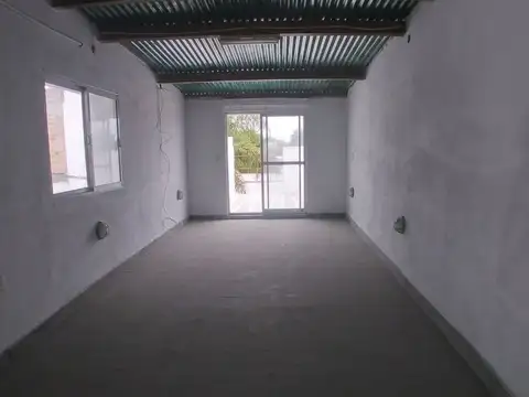 Casa B°San Fernando: 2 Dorm, Cochera, SUM y Pileta