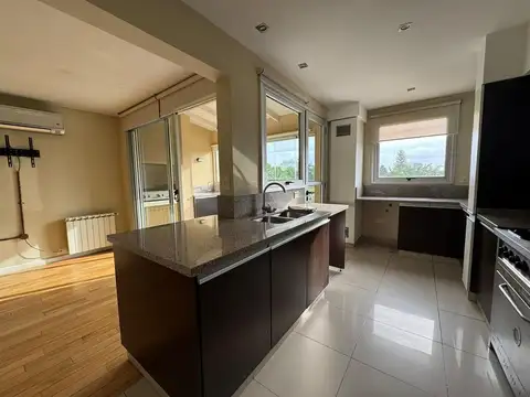 Departamento en Alquiler de 3 dormitorios