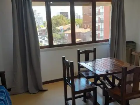 Alquiler 12 meses 1 ambiente  en Miramar. Edificio Costa Azul