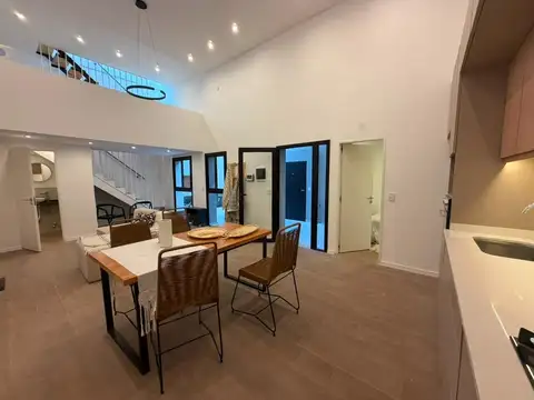 Depto Tipo Casa 4 ambientes con 2 baños
