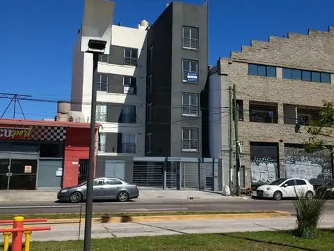 Dpto 2 amb. frente con terraza propia Acepta Permuta x 3 amb