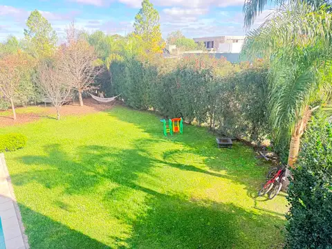 VENTA CASA EN AIRES DEL LLANO SOBRE EL BV.