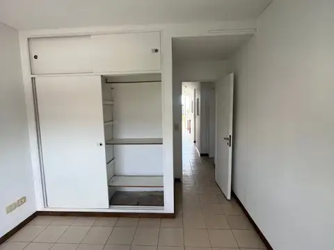 Alquiler 2 ambientes en Italia 725 San Miguel centro