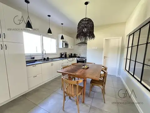 Casa 5 ambientes con 3 baños