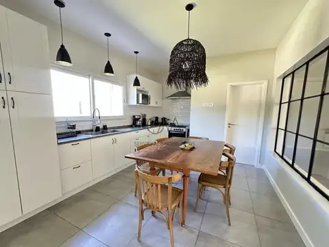 Casa 5 ambientes con 3 baños