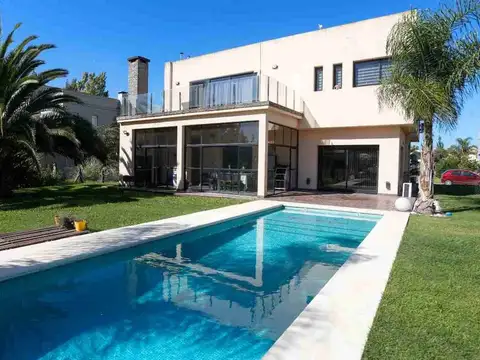 CASA 5 AMBIENTES EN VENTA EN SAN ELISEO GOLF