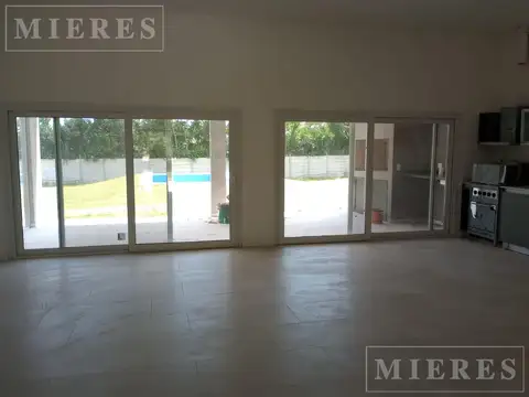 Casa 5 ambientes con 2 baños