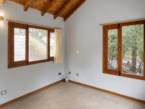 Casa 2 ambientes con 2 baños