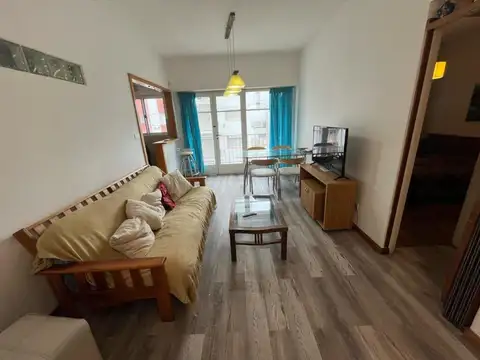 AV COLON 1400, Piso 7