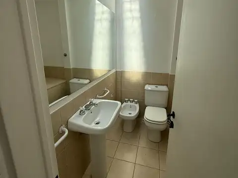 Depto Tipo Casa 5 ambientes con 1 baño