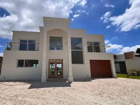 Casa Minimalista a Estrenar - Barrio Ecuestre Lote 316, Costa Esmeralda