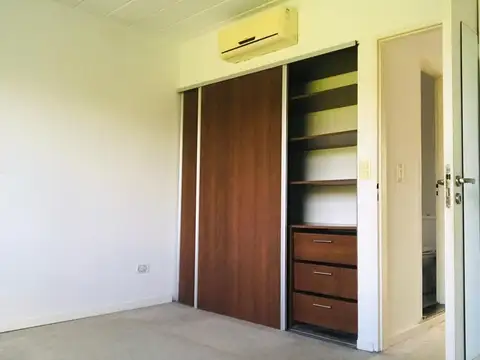Departamento en Alquiler en Villa Rosa, $ 900.000