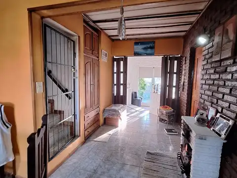 Casa 7 ambientes con 3 baños