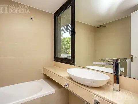 Departamento en Venta con 3 cocheras