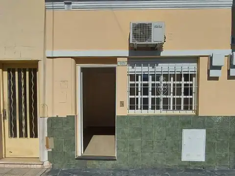 Depto Tipo Casa 2 ambientes con 1 baño