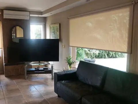 Casa en Venta con 4 cocheras