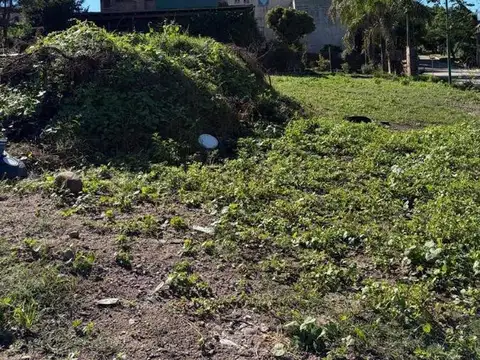 LOTE ESQUINA EN VILLA ALLENDE 720MTS BARRIO CUMBRES