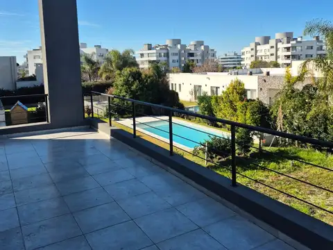 Casa 6 ambientes con 5 baños