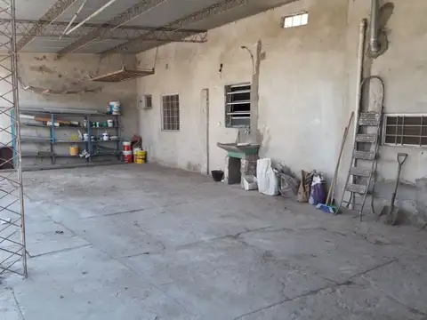 Casa en Alquiler con 1 cochera