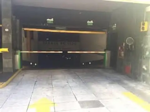 Cochera Fija Cubierta -Callao y Juncal- Los Galgos (entrada por Riobamba)