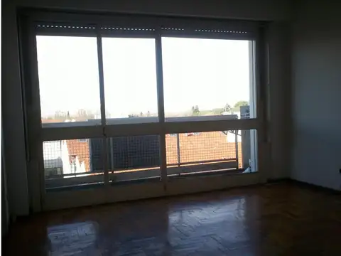 Pte H Yrigoyen 100, Piso 5