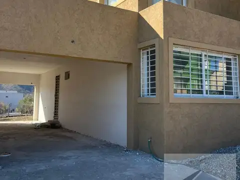 Casa 7 ambientes con 3 baños