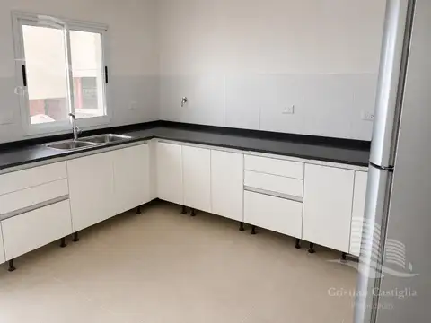 Venta - Casa 5 ambientes al Lago, Jardin - San Gabriel, Villanueva, Tigre