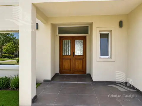 Casa en Venta con 2 cocheras