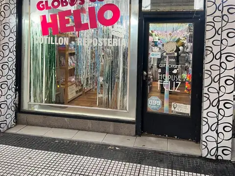 Local en venta en pleno centro comercial montecastro, con inquilino hasta enero 2027