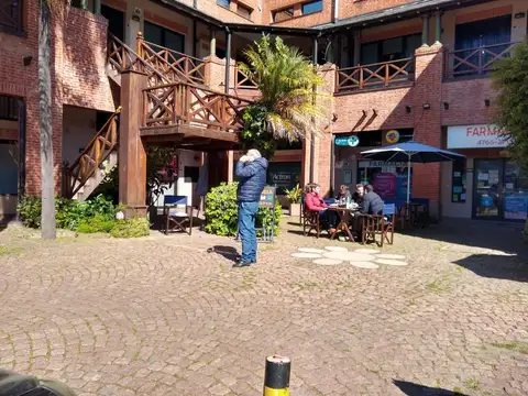 Blanco Encalada 88 Local 2  Lomas de San Isidro