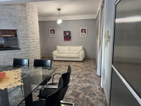 CASA EN VENTA BERISSO 3 DORMITORIOS, PARQUE COCHERA APTO BANCO