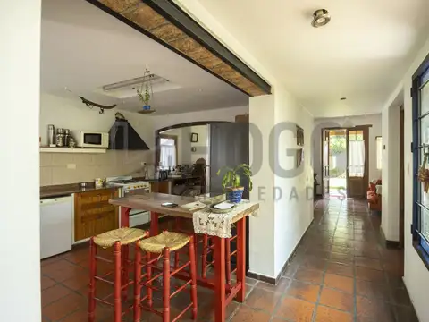 Casa en Venta con 2 cocheras