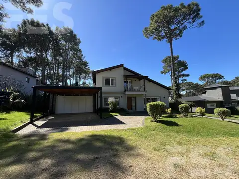 Casa en venta 4 ambientes Pinamar Norte