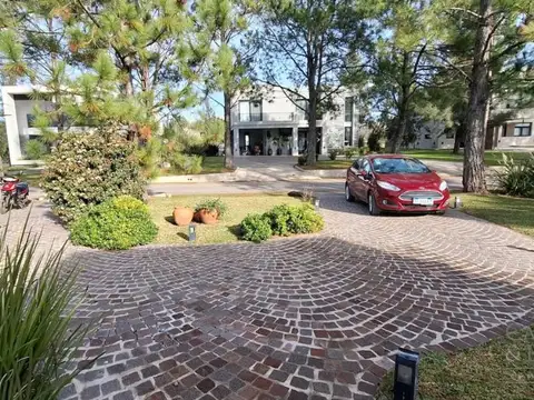 Casa en Venta en Miralagos, USD 340.000